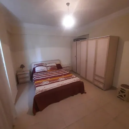 Lovely 2-bed Three Communal Pool Appartement